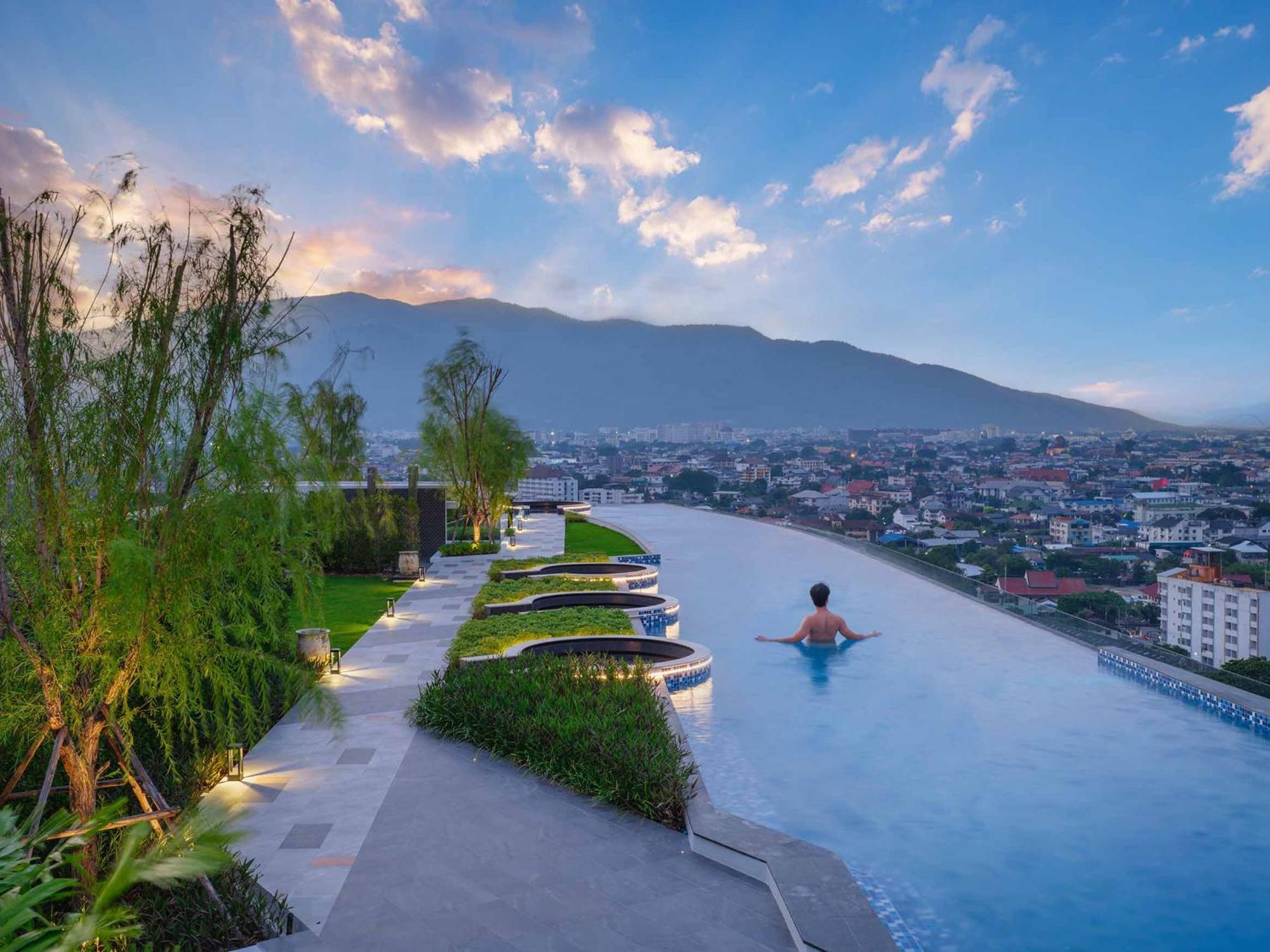 Luxury Condo Astra Sky River Condo Chiang Mai Exteriör bild