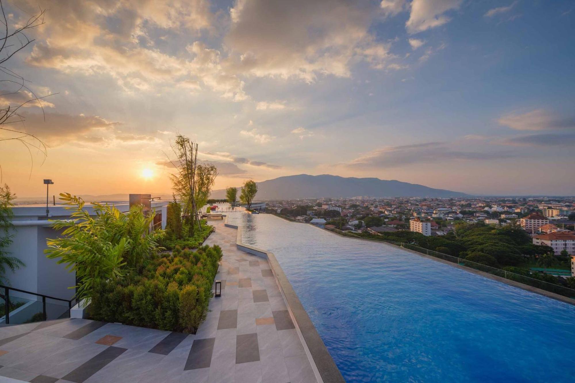 Luxury Condo Astra Sky River Condo Chiang Mai Exteriör bild