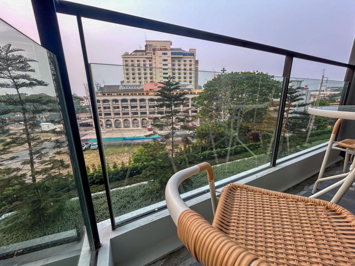 Luxury Condo Astra Sky River Condo Chiang Mai Exteriör bild